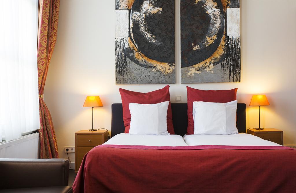 Grand Museum Hotel, BW Signature Collection دلفت المظهر الخارجي الصورة